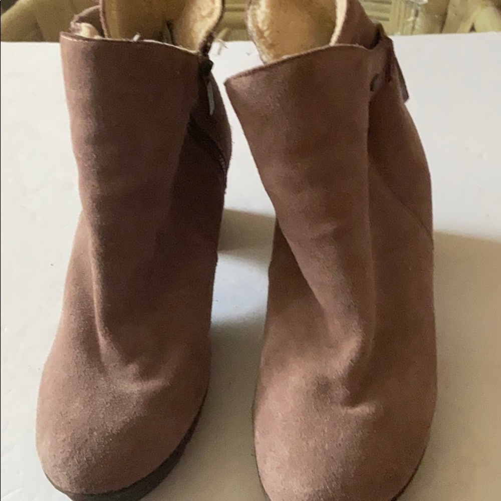 Bearpaw boots